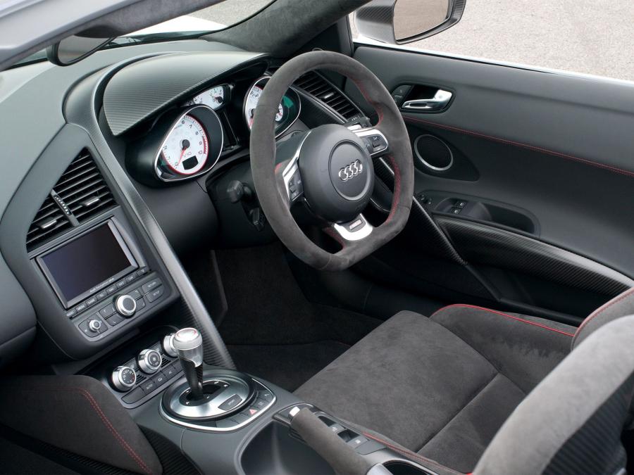  Audi R8 GT Spyder 2011 года  (UK) (фото 14 из 21)